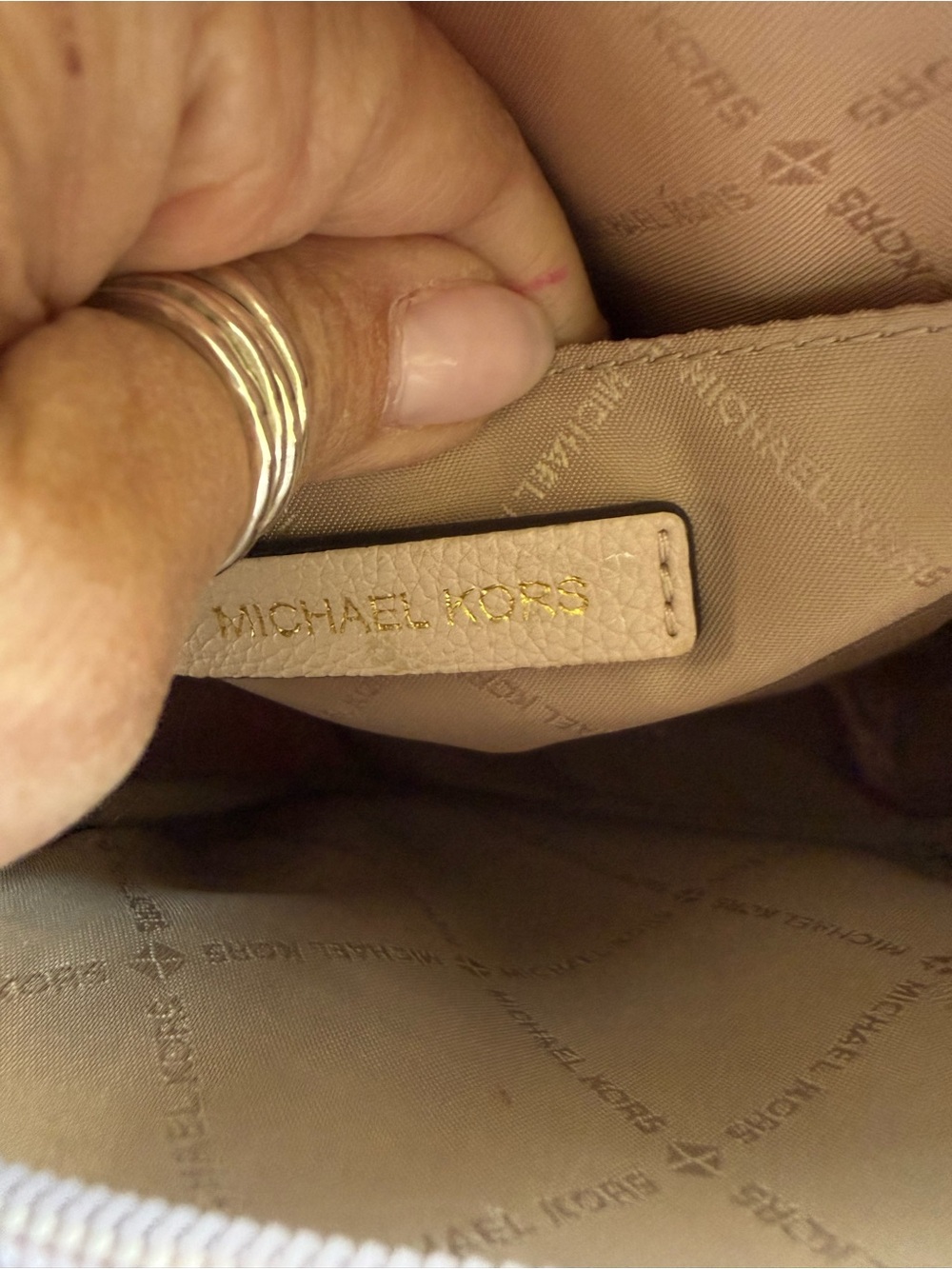 Michael Kors Cream Blush Signature Canvas Crossbody GUC - Picture 4 of 13